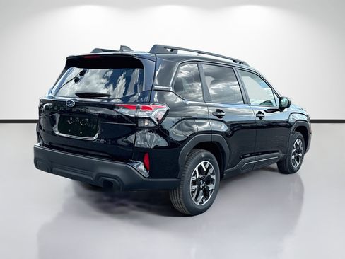 Used 2026 Subaru Forester Premium AWD/4WD image 3
