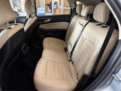 Used 2022 Ford Edge SEL w/ Convenience Package image 27
