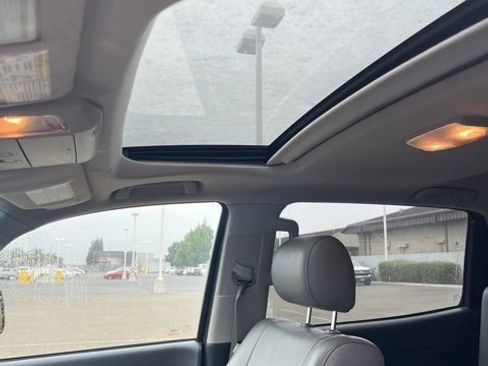 Used 2010 Toyota Tundra Limited image 14