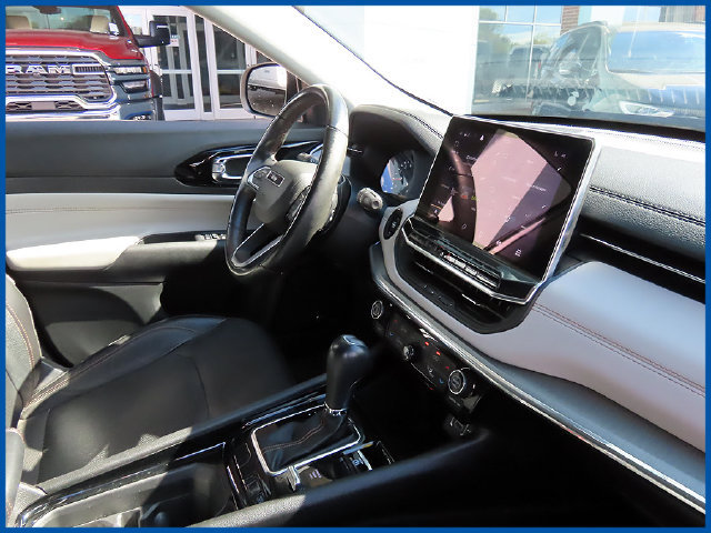 Used 2022 Jeep Compass Limited w/ Sun and Sound Group AWD/4WD image 8