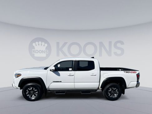 Used 2023 Toyota Tacoma TRD Off-Road image 2