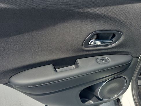 Used 2022 Honda HR-V EX image 10