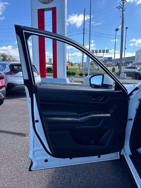 Certified 2023 Nissan Pathfinder Rock Creek AWD/4WD image 11