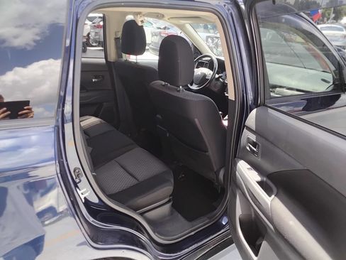 Used 2014 Mitsubishi Outlander SE image 9