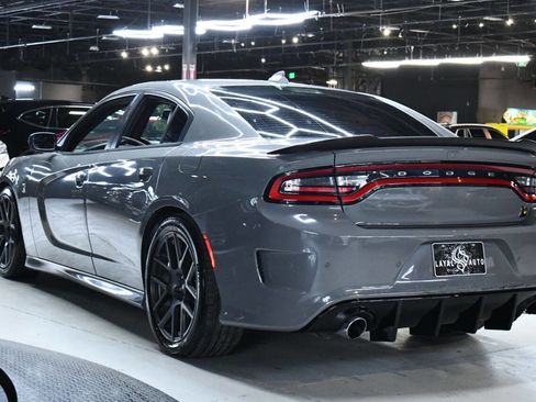 Used 2018 Dodge Charger R/T Scat Pack image 5