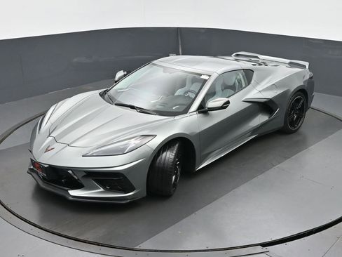 Used 2022 Chevrolet Corvette Stingray w/ Z51 Performance Package image 32