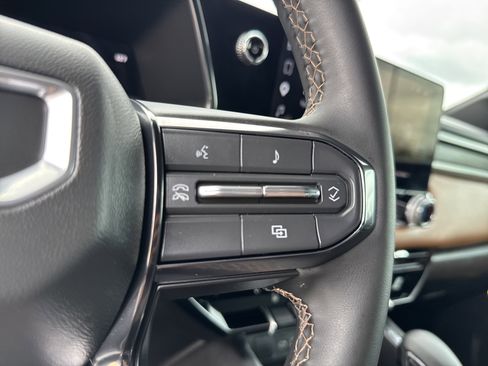 Used 2026 GMC Canyon AT4 image 19