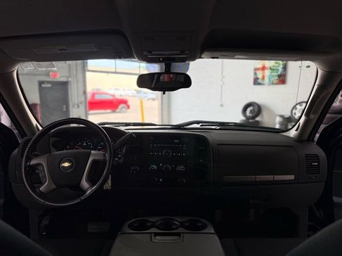 Used 2010 Chevrolet Silverado 1500 LT AWD/4WD image 24