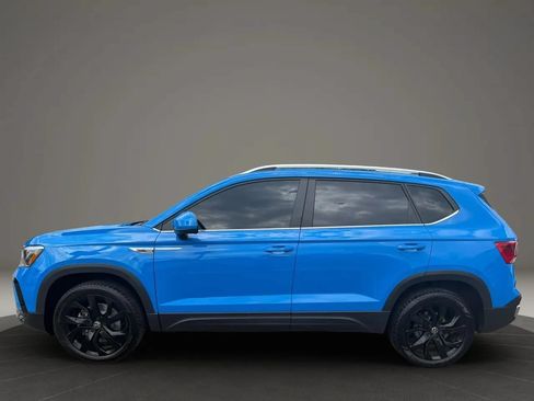 Used 2022 Volkswagen Taos SE FWD image 8