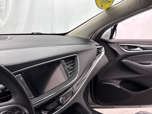 Used 2021 Buick Enclave Essence FWD image 22