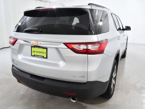 Used 2021 Chevrolet Traverse LT w/ LT Premium Package image 12