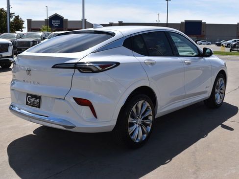 New 2025 Buick Envista Avenir image 7