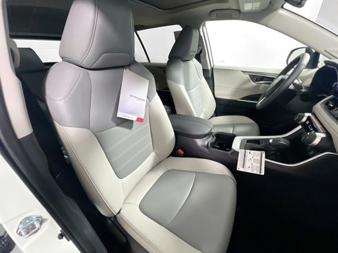 Used 2025 Toyota RAV4 XLE Premium w/ Weather Package FWD image 30