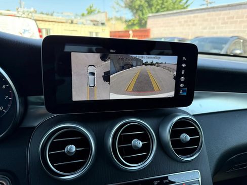 Used 2022 Mercedes-Benz GLC 300 w/ Multimedia Package Lite image 14