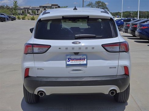 Used 2022 Ford Escape SEL image 7