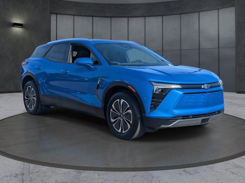 Used 2025 Chevrolet Blazer EV LT image 8