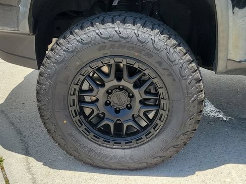 Used 2022 Chevrolet Colorado ZR2 AWD/4WD image 11