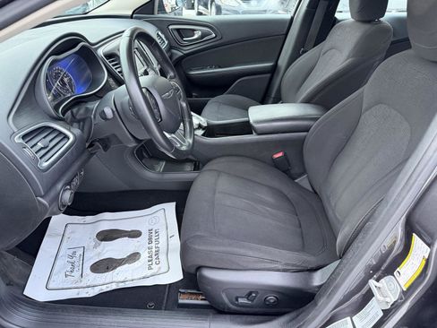 Used 2015 Chrysler 200 Limited w/ Convenience Group image 11