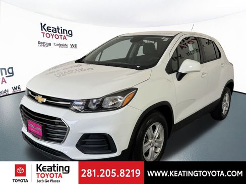 Used 2022 Chevrolet Trax LS w/ Tint and Cruise Package image 9