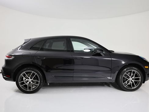 Certified 2026 Porsche Macan AWD/4WD image 8