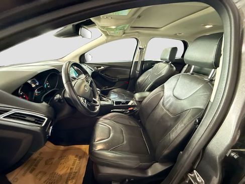 Used 2017 Ford Focus Titanium w/ Titanium Technology Package image 22