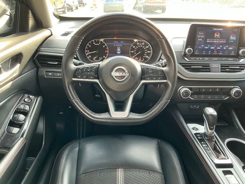 Used 2024 Nissan Altima 2.5 SR image 18