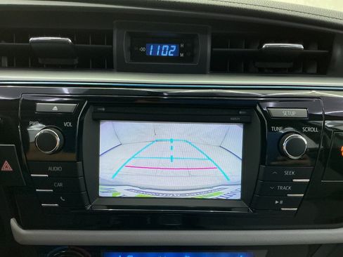 Used 2016 Toyota Corolla FWD image 34