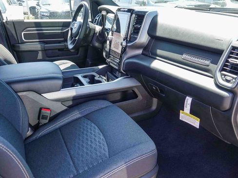 New 2026 RAM 2500 Big Horn AWD/4WD image 12