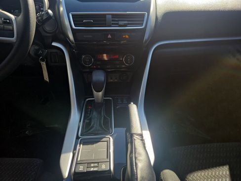 Used 2020 Mitsubishi Eclipse Cross LE FWD image 11