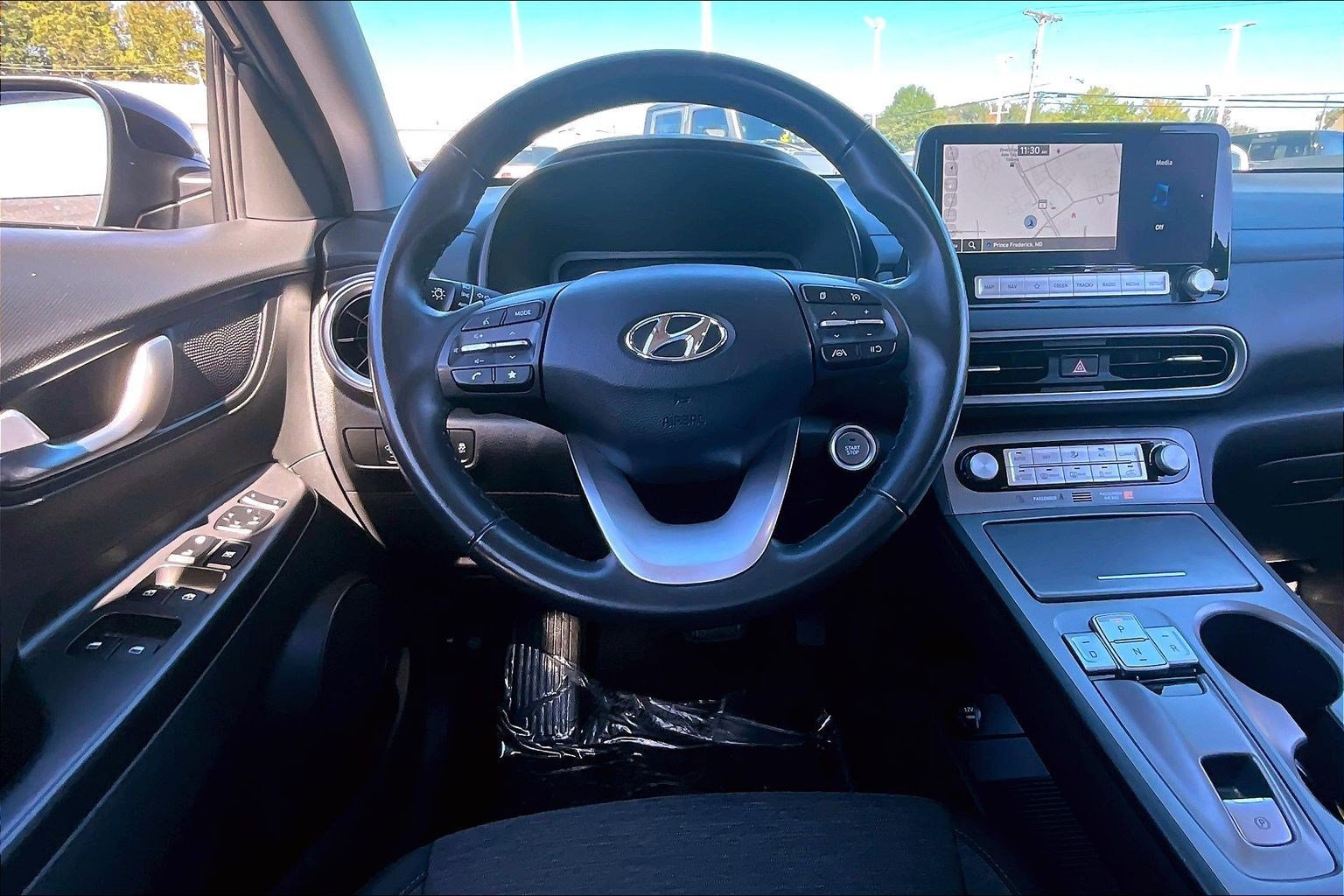 Used 2023 Hyundai Kona SEL FWD image 5