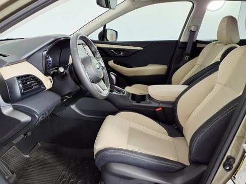 Used 2025 Subaru Outback Premium AWD/4WD image 13