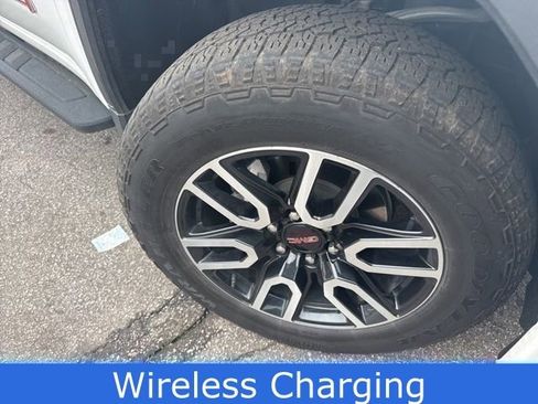 Used 2024 GMC Sierra 1500 AT4 w/ Technology Package image 10