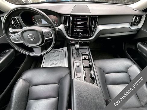 Used 2018 Volvo XC60 T5 Momentum w/ Vision Package AWD/4WD image 14