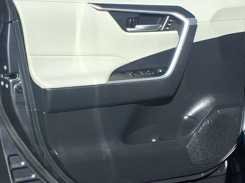 Certified 2023 Toyota RAV4 XLE Premium image 15