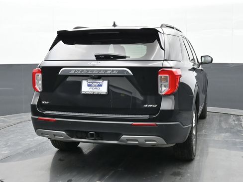 Used 2023 Ford Explorer XLT w/ Equipment Group 202A image 7