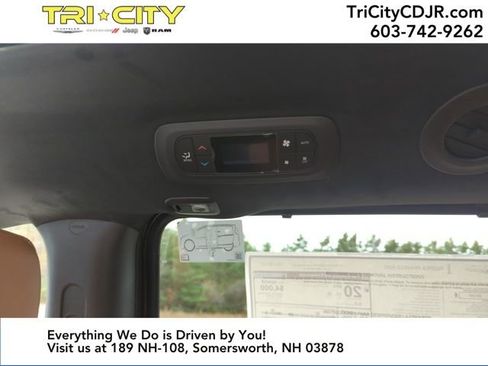 New 2026 Chrysler Pacifica Pinnacle image 28