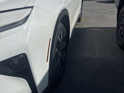 Used 2025 Toyota Crown Signia image 1