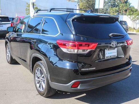 Used 2018 Toyota Highlander XLE w/ Carpet Mat Package (TMS) FWD image 7