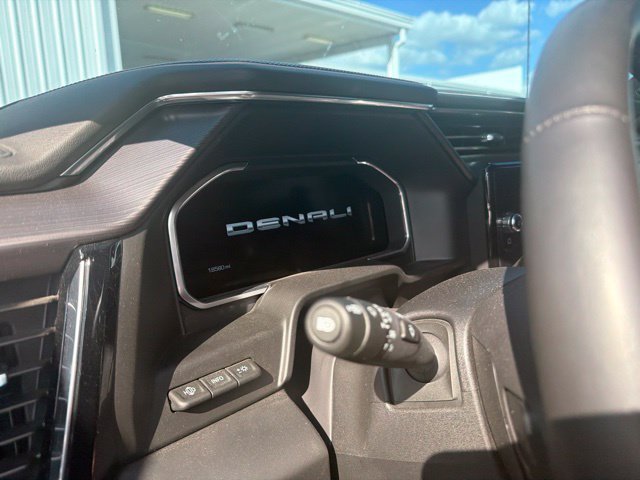 Used 2026 GMC Sierra 2500 Denali Ultimate AWD/4WD image 5