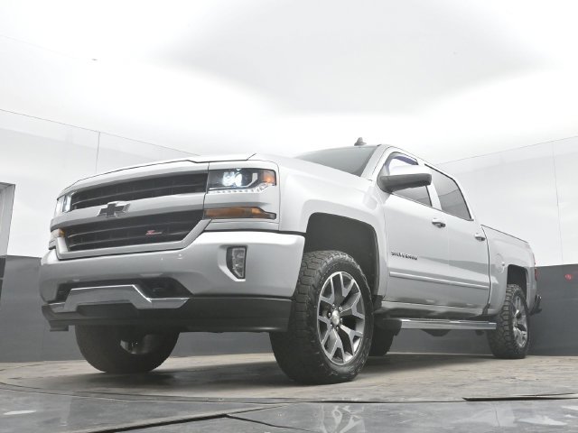 Used 2018 Chevrolet Silverado 1500 LT w/ All Star Edition AWD/4WD image 42