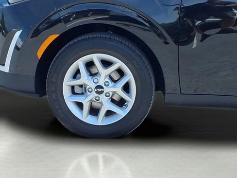 Used 2025 Kia Soul LX w/ LX Technology Package FWD image 8