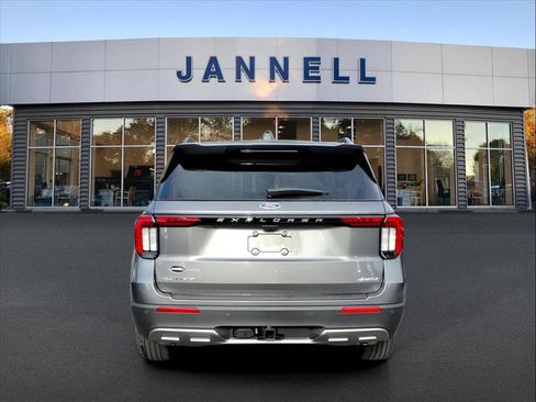 Used 2026 Ford Explorer Active w/ Active Comfort Package AWD/4WD image 4