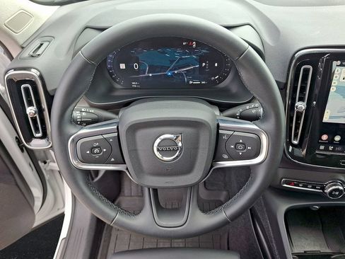 Certified 2026 Volvo XC40 B5 Plus AWD/4WD image 22