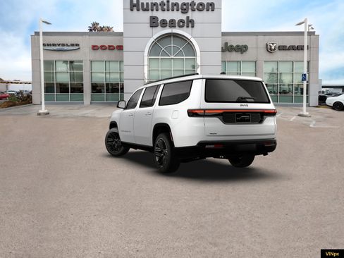 New 2026 Jeep Grand Wagoneer L Limited image 5