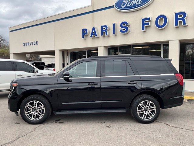 Used 2025 Ford Expedition Active AWD/4WD image 2