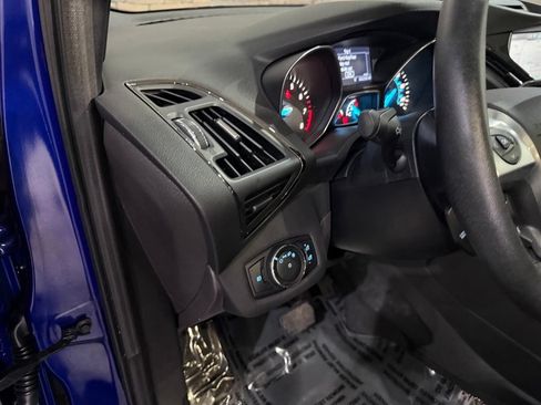 Used 2014 Ford Escape Titanium w/ Equipment Group 401A AWD/4WD image 13