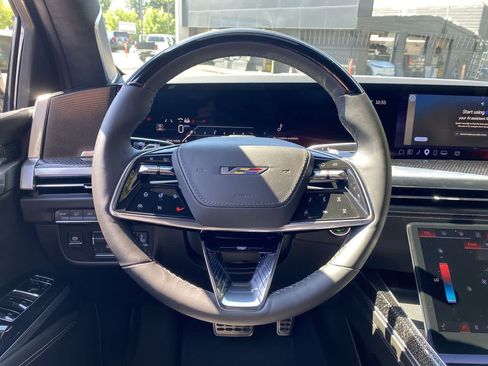 Used 2026 Cadillac Escalade V w/ LPO, ONYX Package AWD/4WD image 19