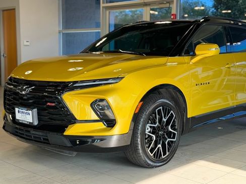 Used 2023 Chevrolet Blazer RS w/ Driver Confidence II Package AWD/4WD image 3