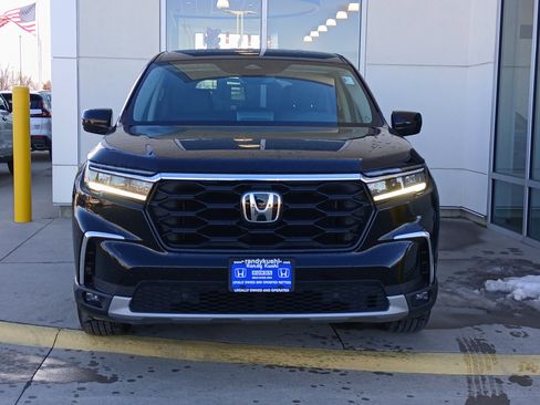 Used 2025 Honda Pilot EX-L image 4