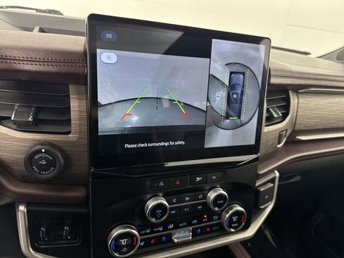 Used 2023 Ford Expedition Limited AWD/4WD image 8
